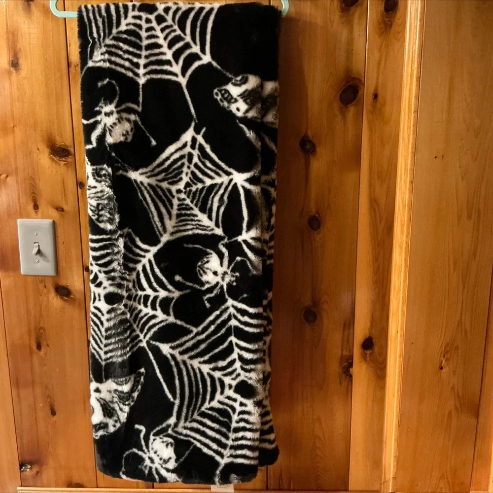 RACHEL ZOE Charlotte Webs Koda Throw-50” x 70”